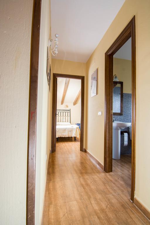 El Lenador II Guest House Hoyos del Espino Eksteriør bilde