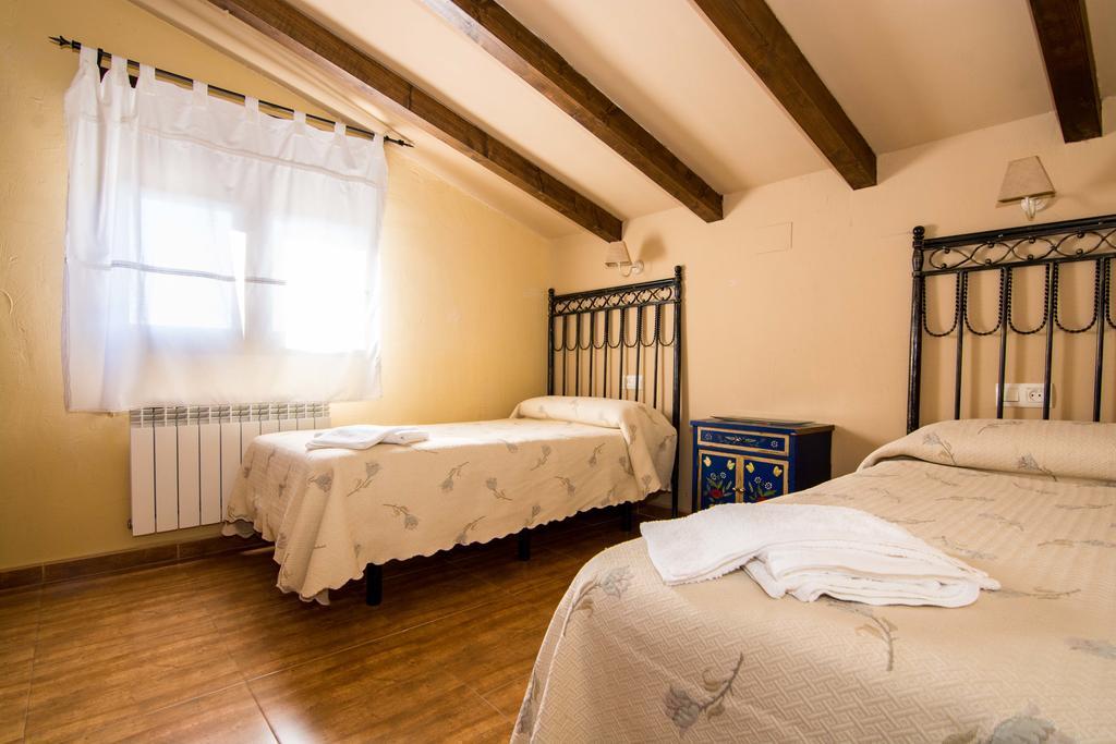 El Lenador II Guest House Hoyos del Espino Eksteriør bilde